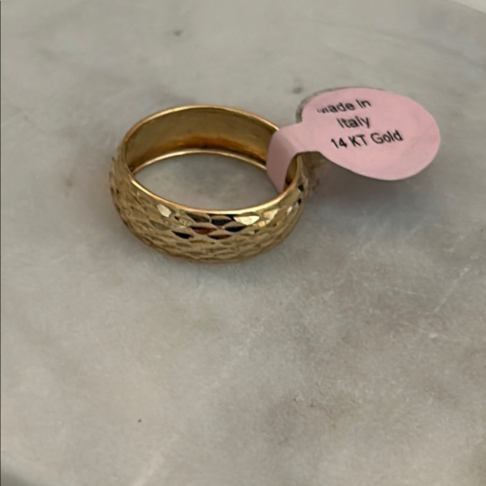 14k Intricate Yellow Gold Textured Ring with Shiny Finish, NWT